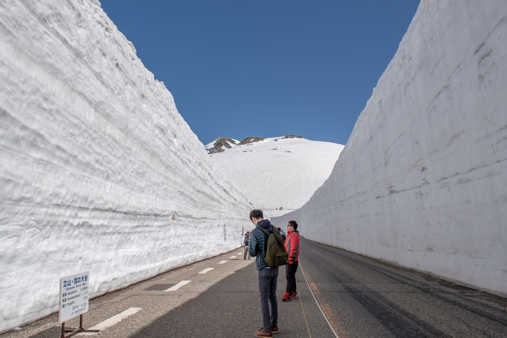 雪の回廊　立山黒部アルペンルート