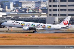 伊丹スカイパーク J-AIR E190 しまじろうジェット