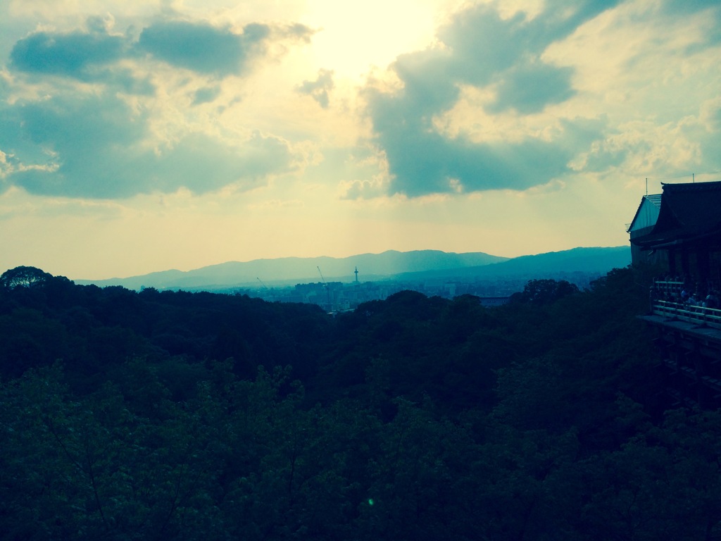 雲の狭間