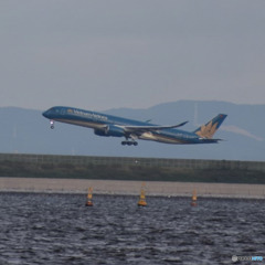 ベトナム航空機離陸中