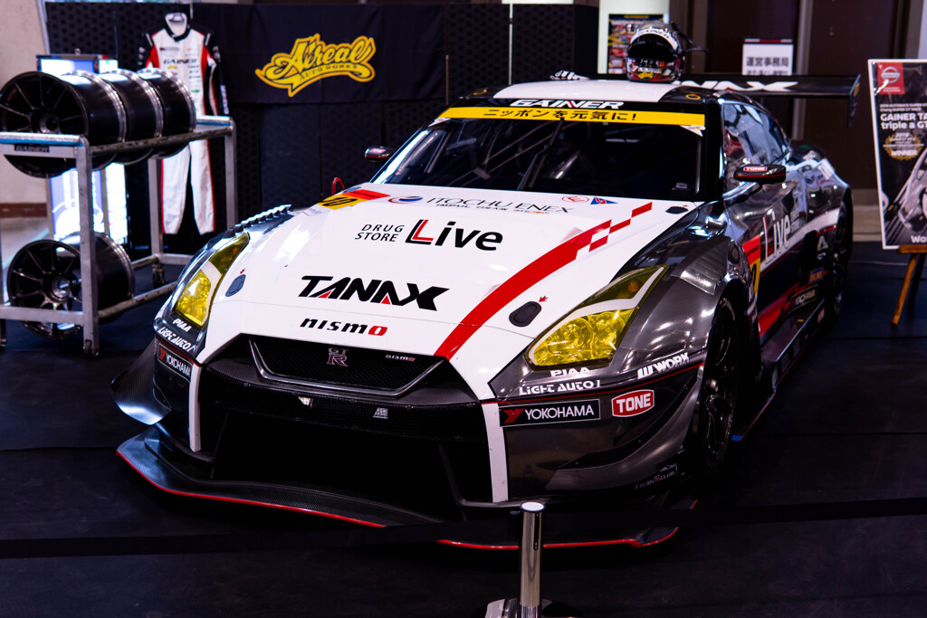 No.11 GAINER TANAX GT-R