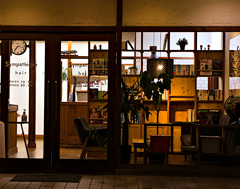 夕刻の書店