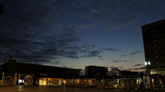 駅前　夜明け