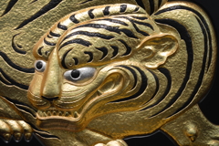 じろーり