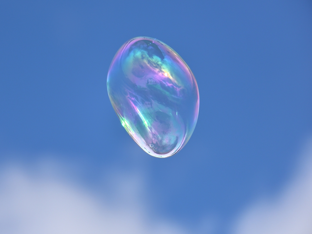 空を写すシャボン玉