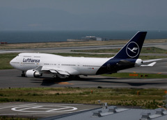 Lufthansa B747-430（KIX）