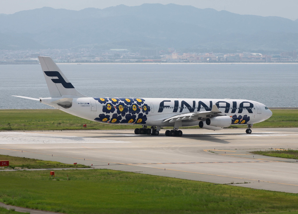 FINNAIR A340-323 "Marimekko"（KIX）