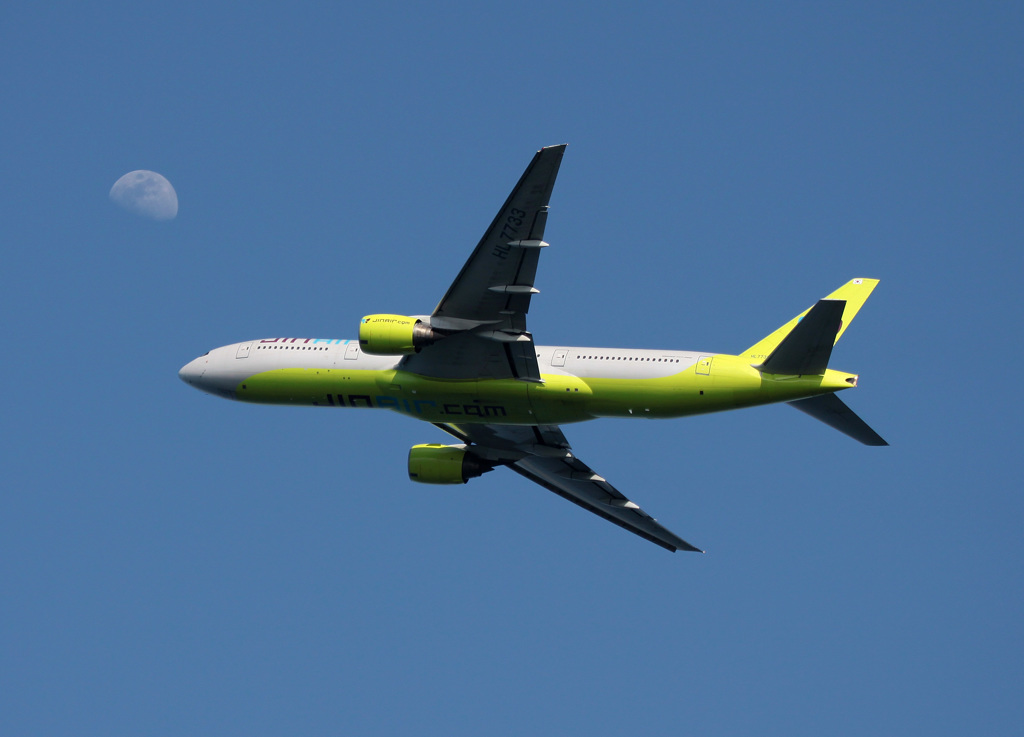 JIN Air B777-2B5ER（KIX）