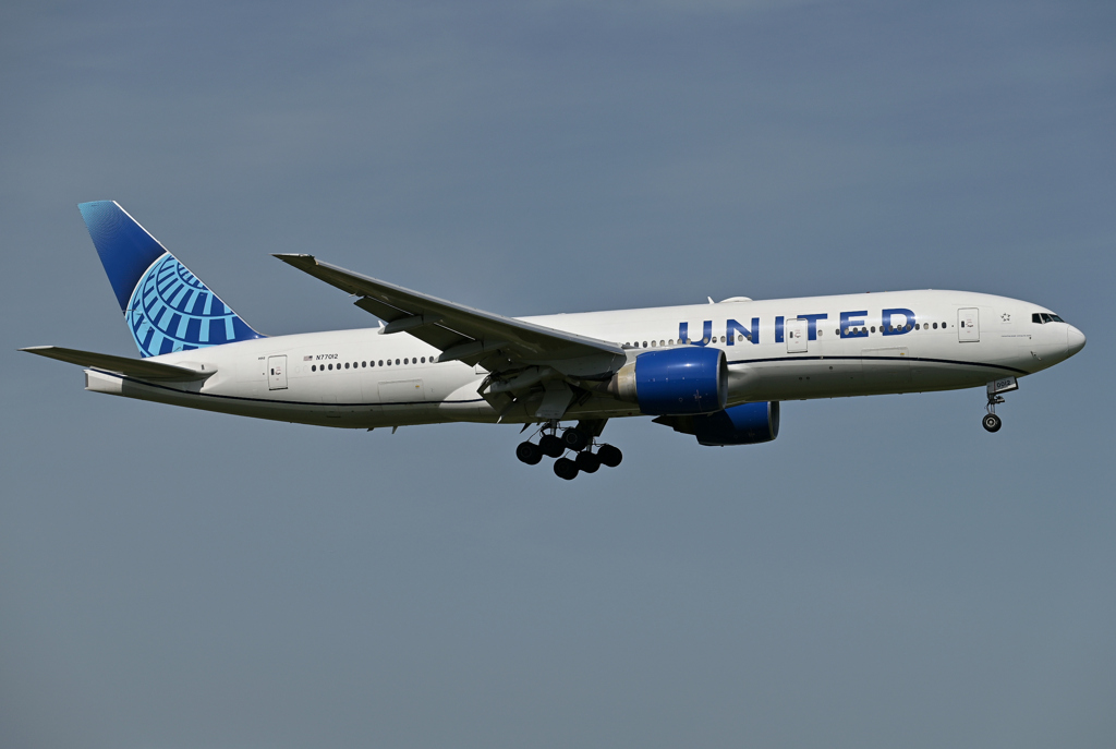 United B777-200/ER