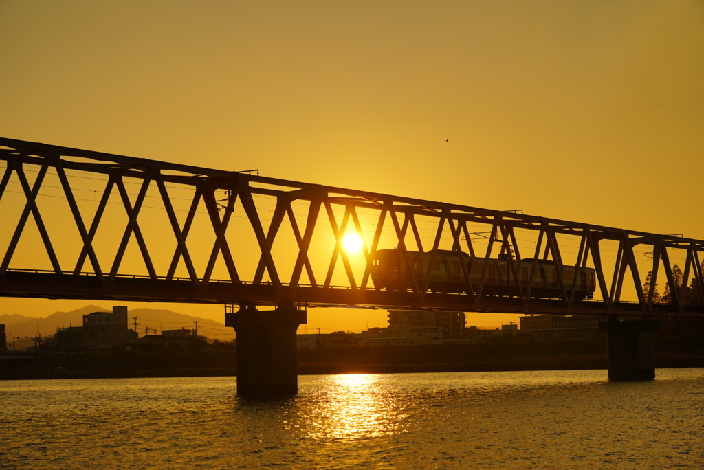 夕日に照らされて