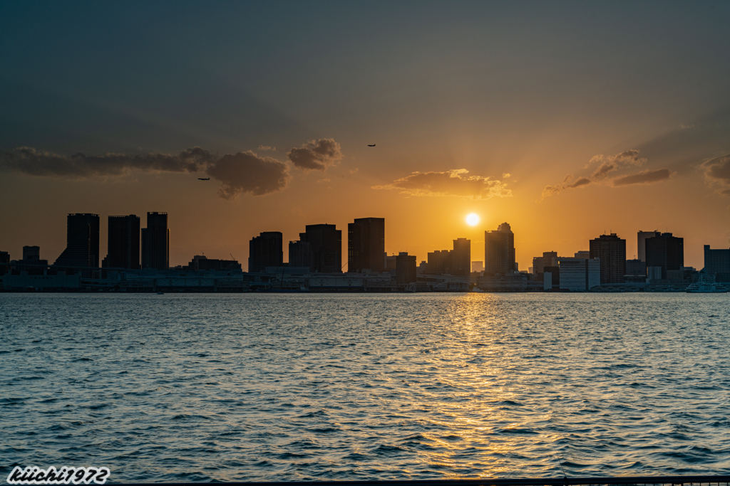 湾岸の夕日