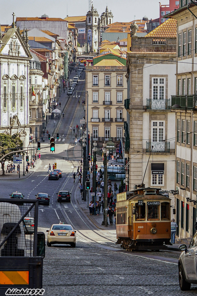ポルトガル・ポルト　路面電車が走る街並み