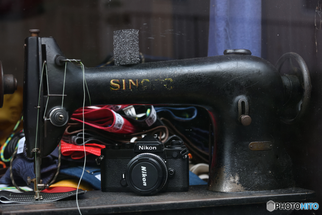 シンガーミシンとNIKONカメラ