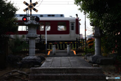 奈良　薬師寺そば近鉄踏切にて