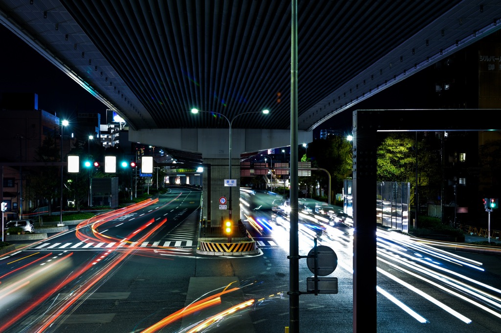 交差点の光跡