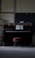 音楽室・ピアノ