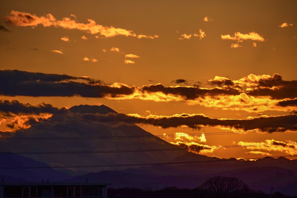 燃ゆる雲