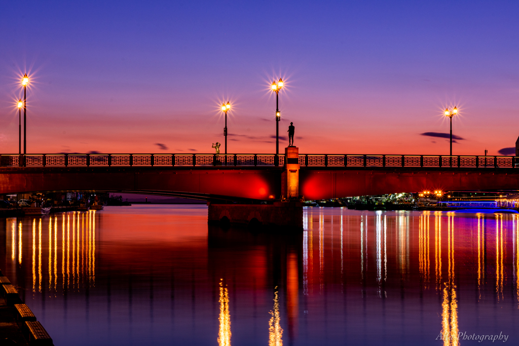 夕暮れの幣舞橋