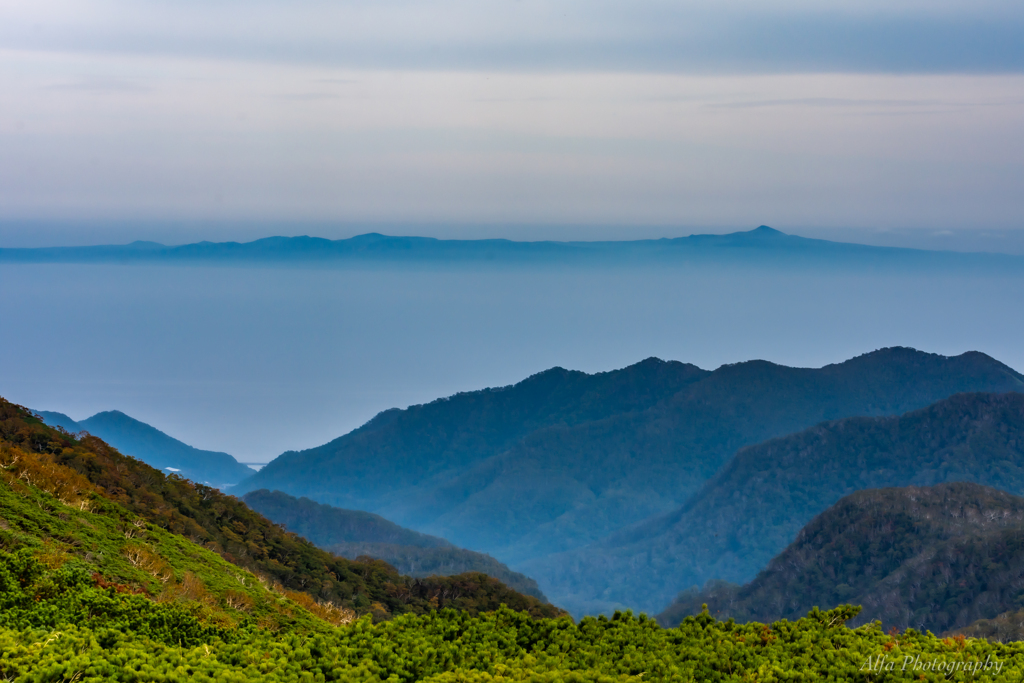 知床峠から国後島