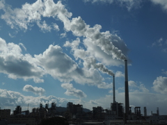 雲と煙－－工場模様