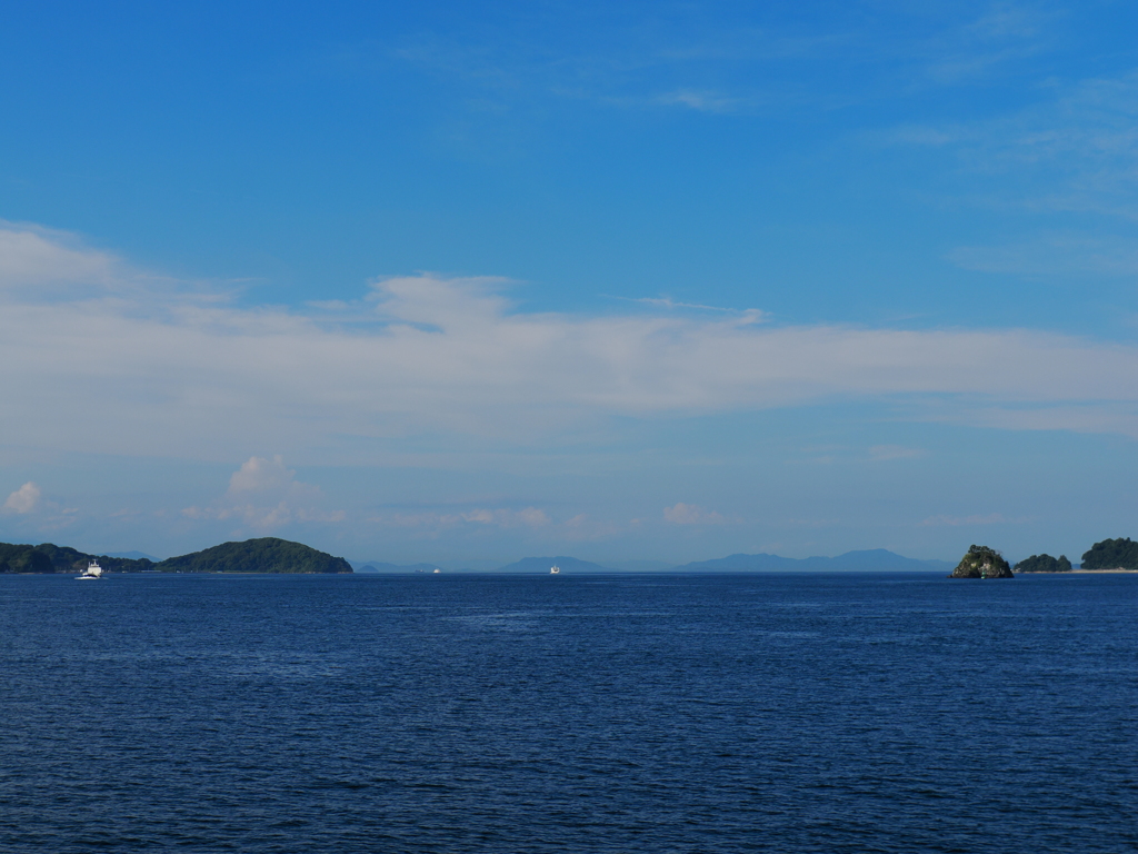 青い海と空