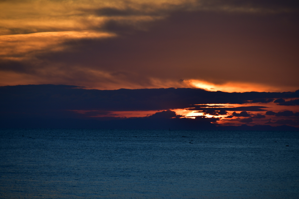 夕日の隠れんぼ