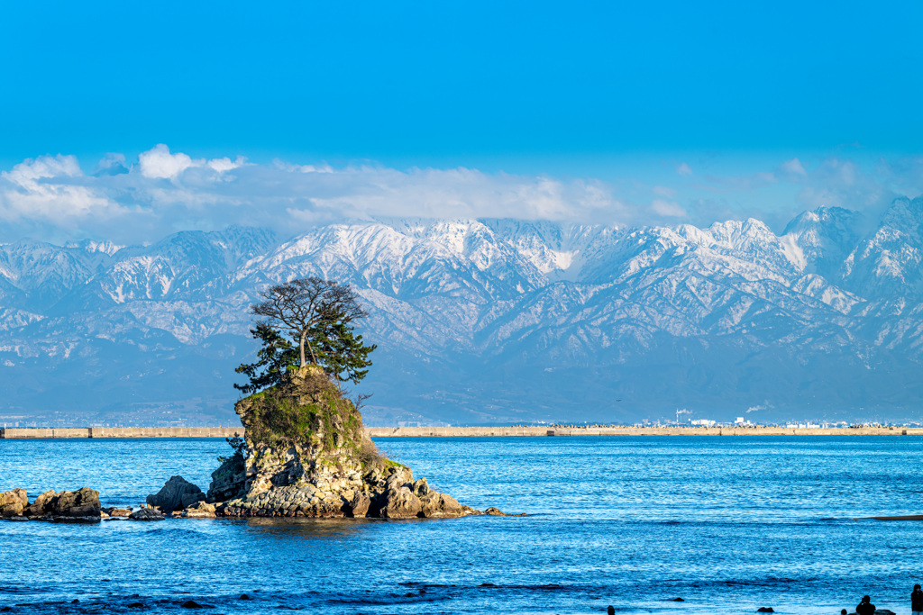 島津豪亮 　海の風景 雨晴海岸の絶景 by ☆よっちゃん♪ （ID：12250972） - 写真共有