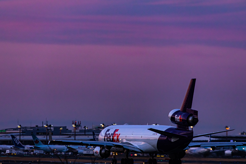 FEDEX MD-11F　薄明のLineUp & Wait