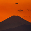 夕暮れの富士とキャセイ777