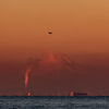 CH-47Jと朝日を浴びる富士山
