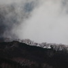 御嶽山にて。雲が立ち上がる稜線