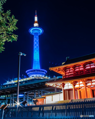 京都タワー/ブルーにライトアップ