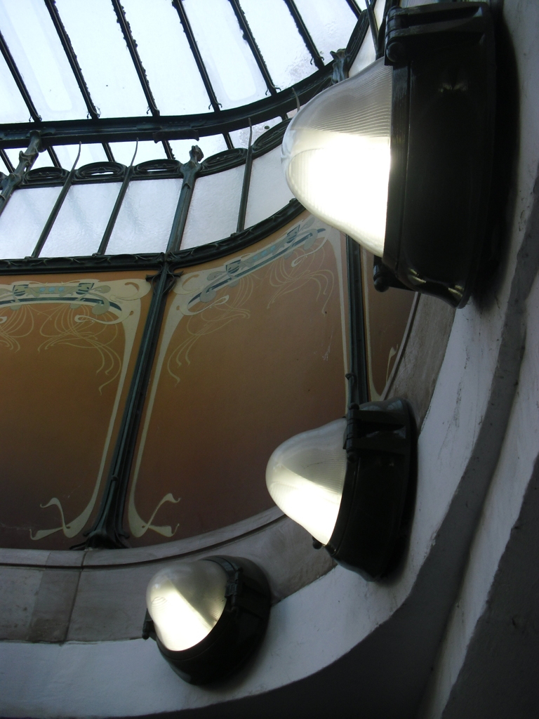 Métro Porte Dauphine (Copyright free)