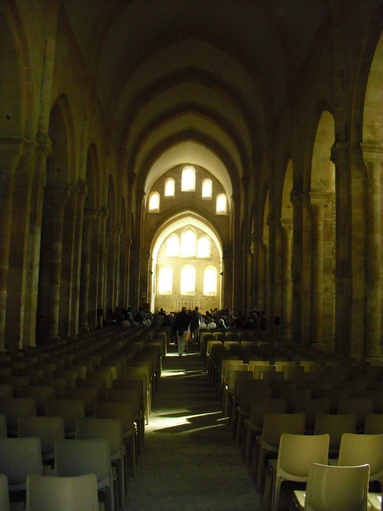 Abbaye de Fontenay (Copyright free)