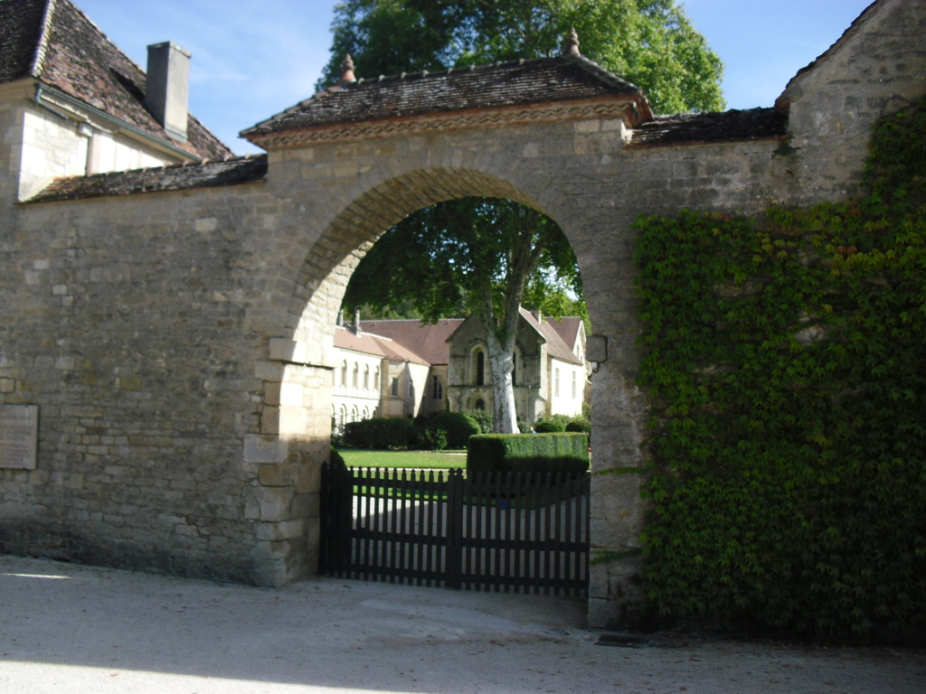Abbaye de Fontenay (Copyright free)