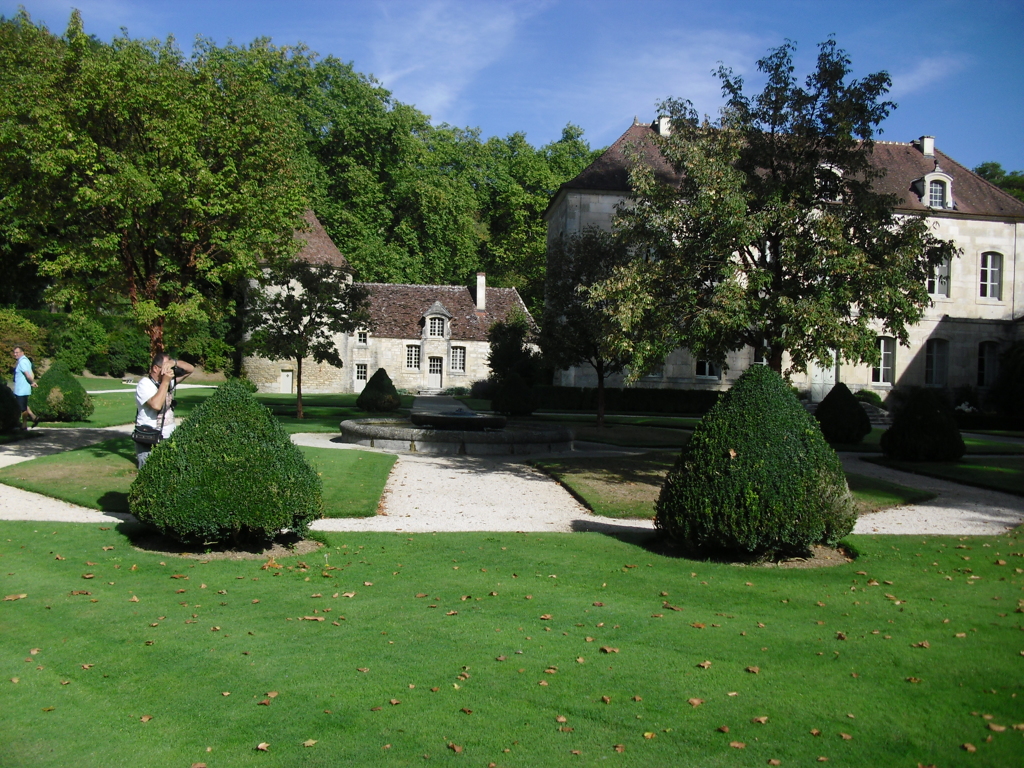 Abbaye de Fontenay (Copyright free)