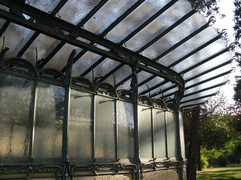 Métro Porte Dauphine (Copyright free)