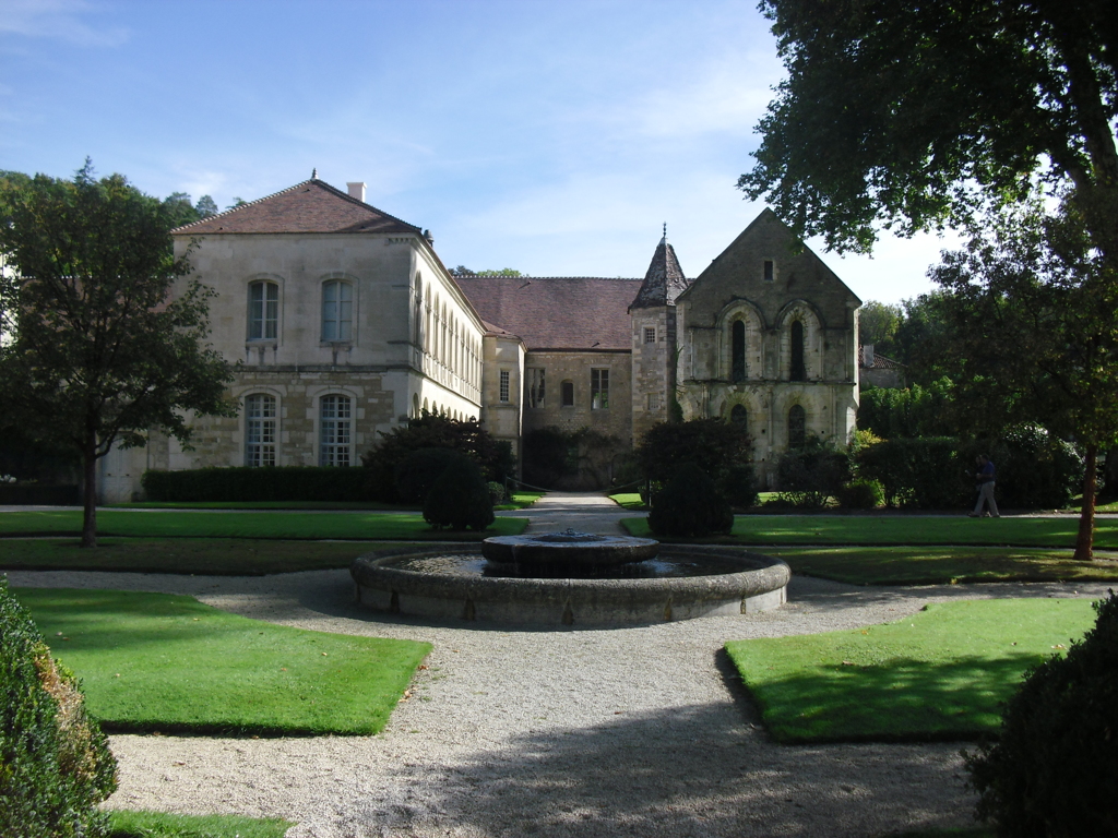 Abbaye de Fontenay (Copyright free)