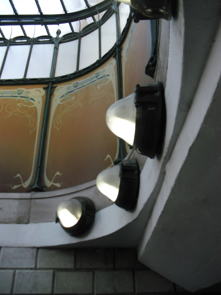 Métro Porte Dauphine (Copyright free)