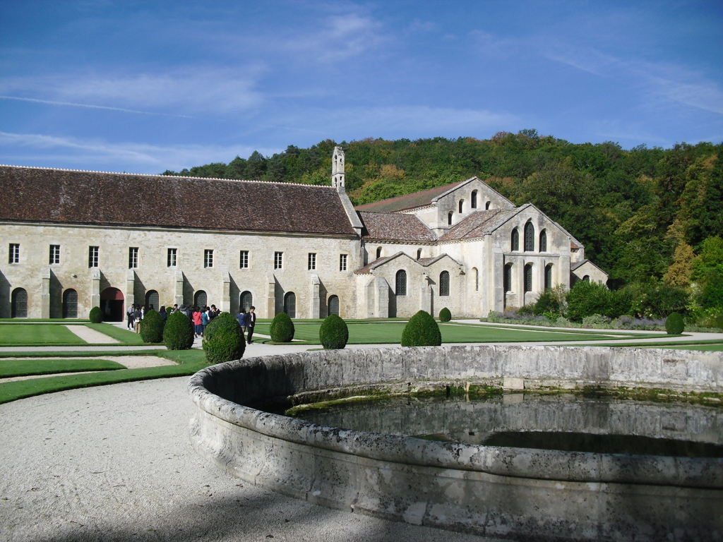 Abbaye de Fontenay (Copyright free)