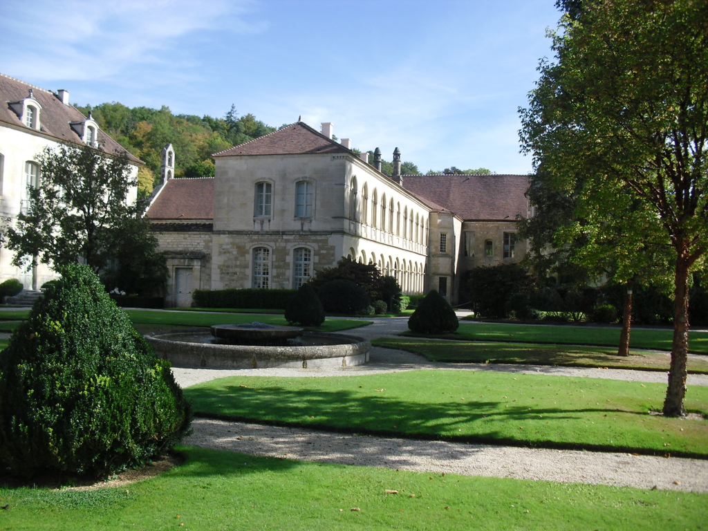 Abbaye de Fontenay (Copyright free)