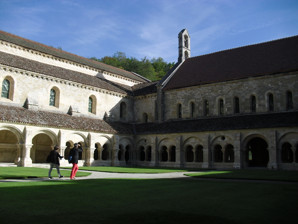 Abbaye de Fontenay (Copyright free)