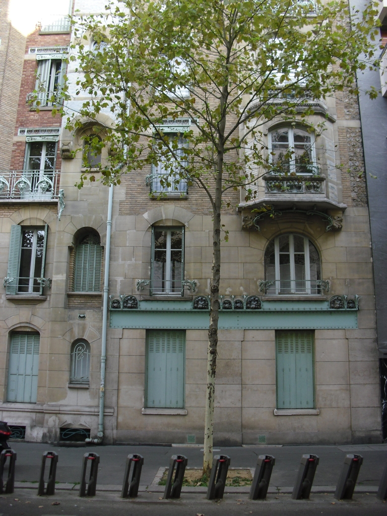 Castel Béranger (Copyright free)