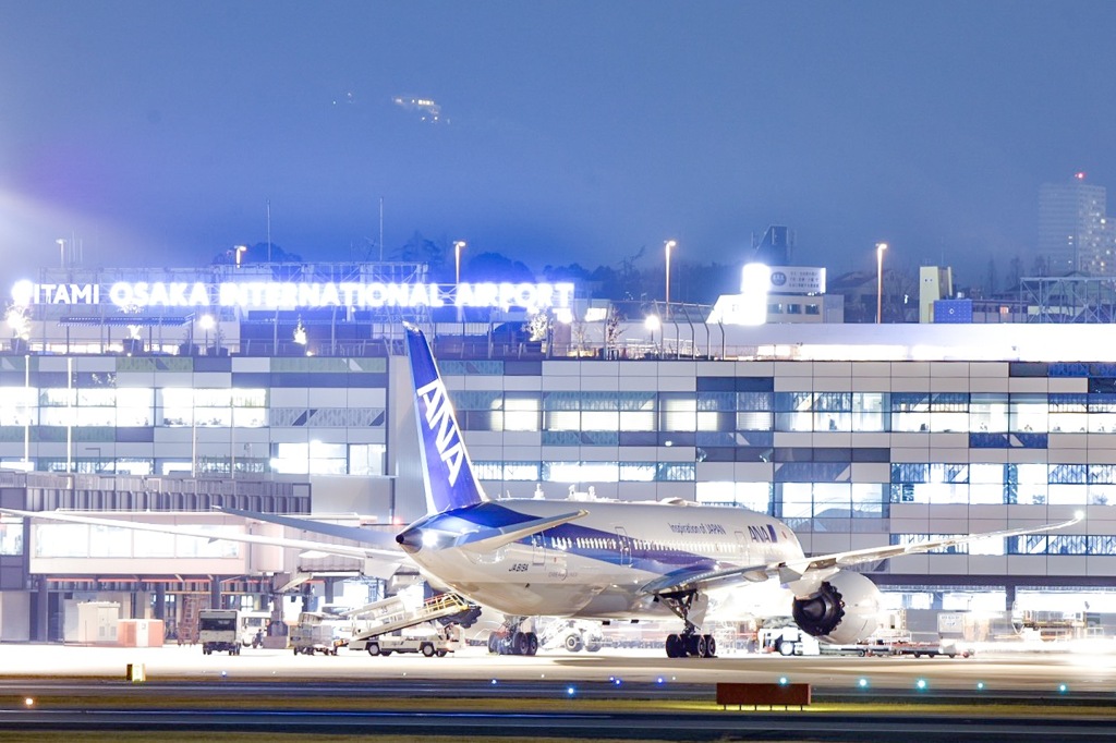 夜の空港