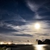 白浜の円月島とお月さま そして 幻月