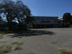 旧板橋区立向原中学校