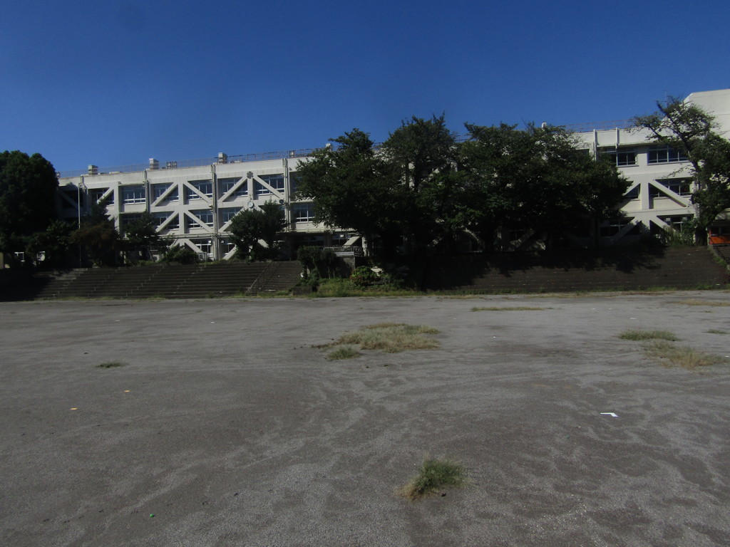 旧板橋区立向原中学校