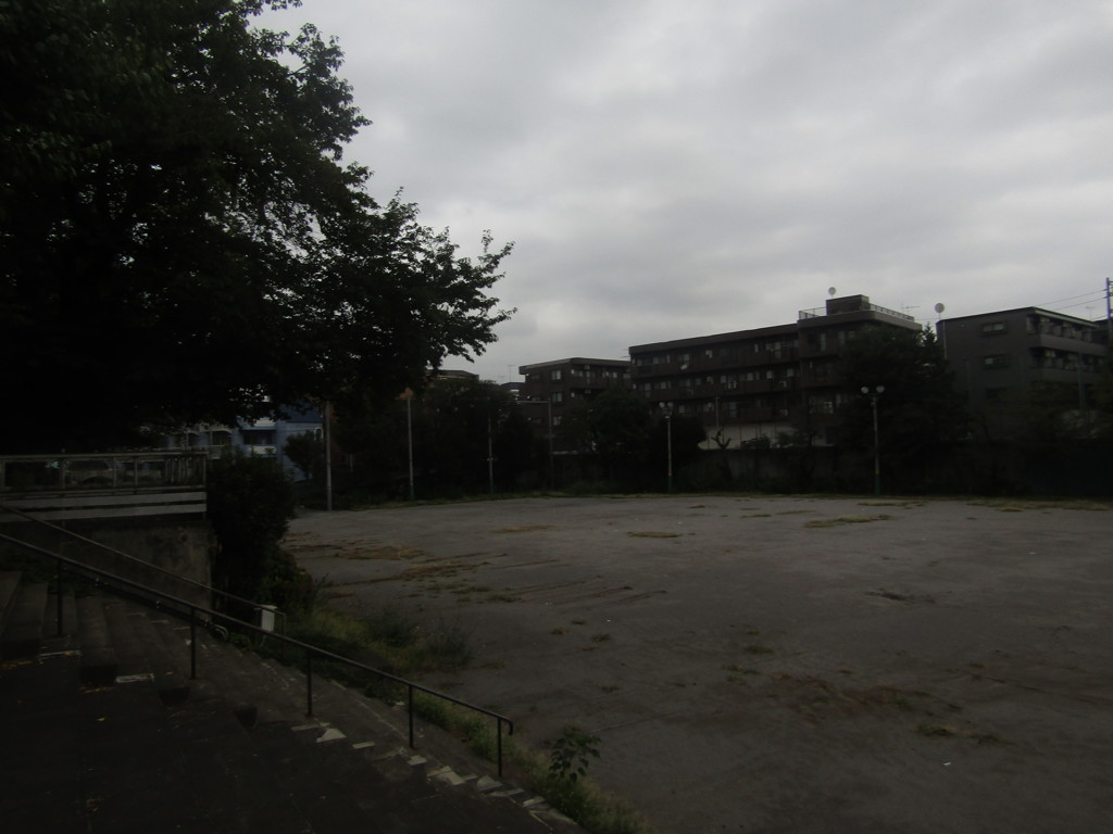 旧板橋区立向原中学校