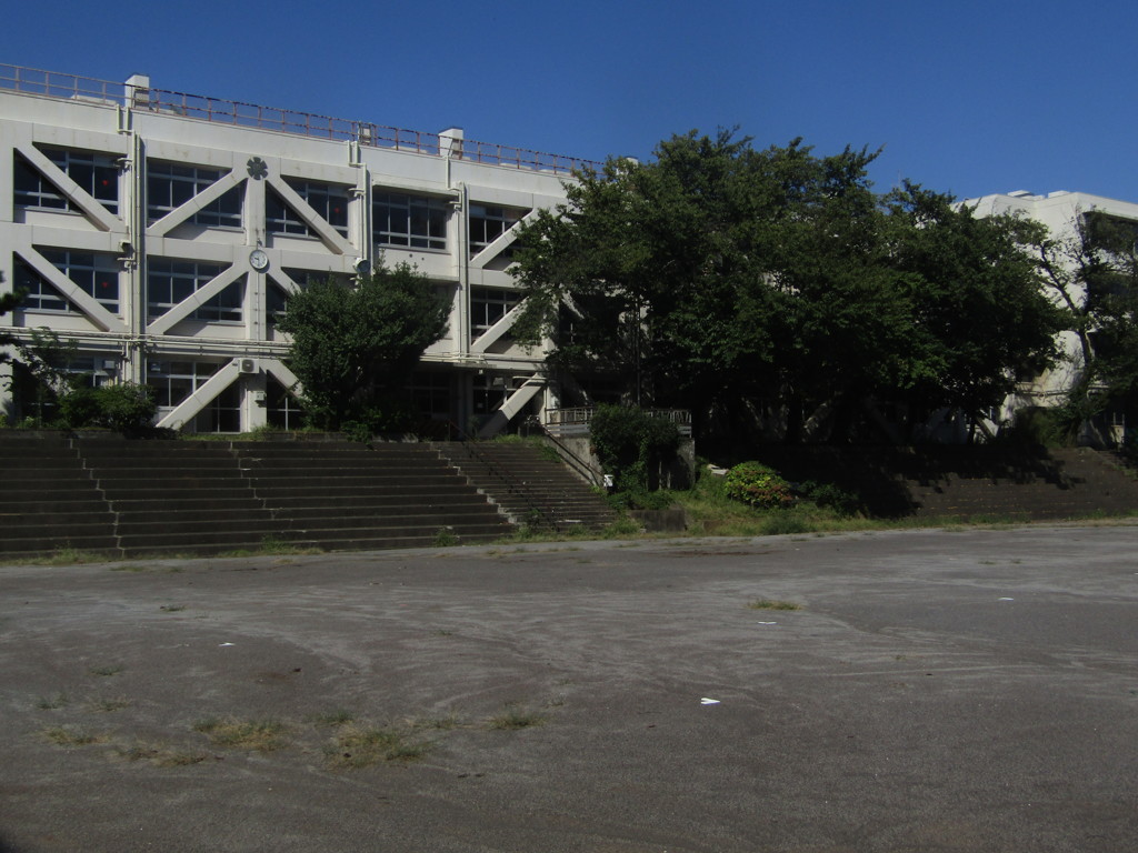 旧板橋区立向原中学校