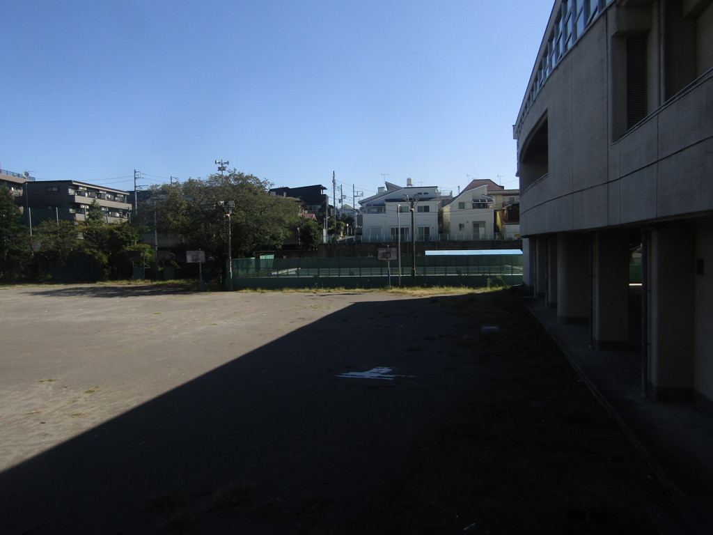 旧板橋区立向原中学校